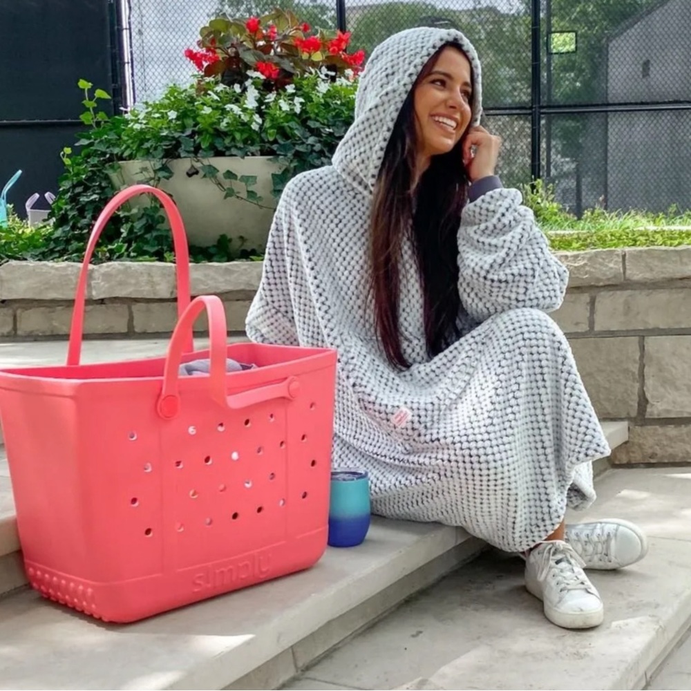❣️SOLD❣️🆕💖SIMPLY SOUTHERN SOFT & COZY THE WEARABLE THROW PULLOVER HOODIE PONCHO💖 - Picture 4 of 8